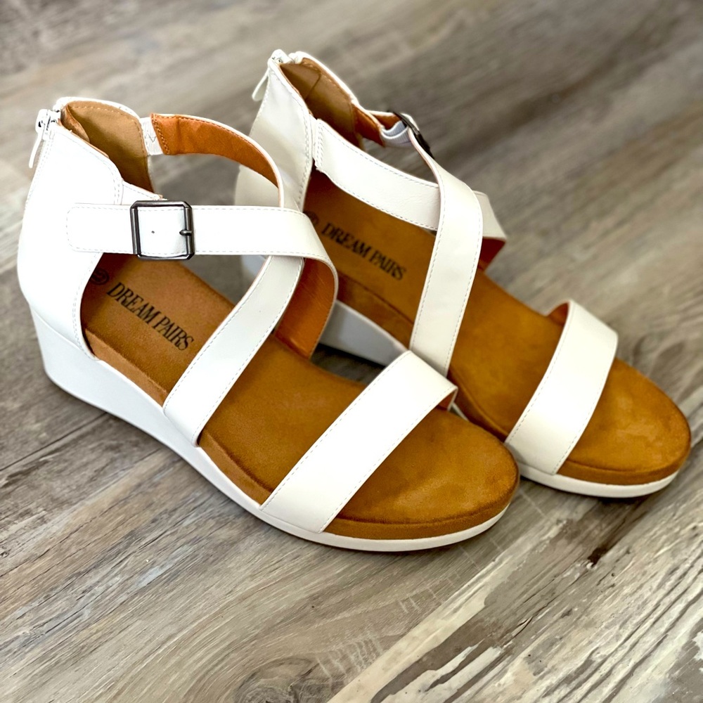 Dream Pairs Womens Nini 2 sandals-White sz 8.5